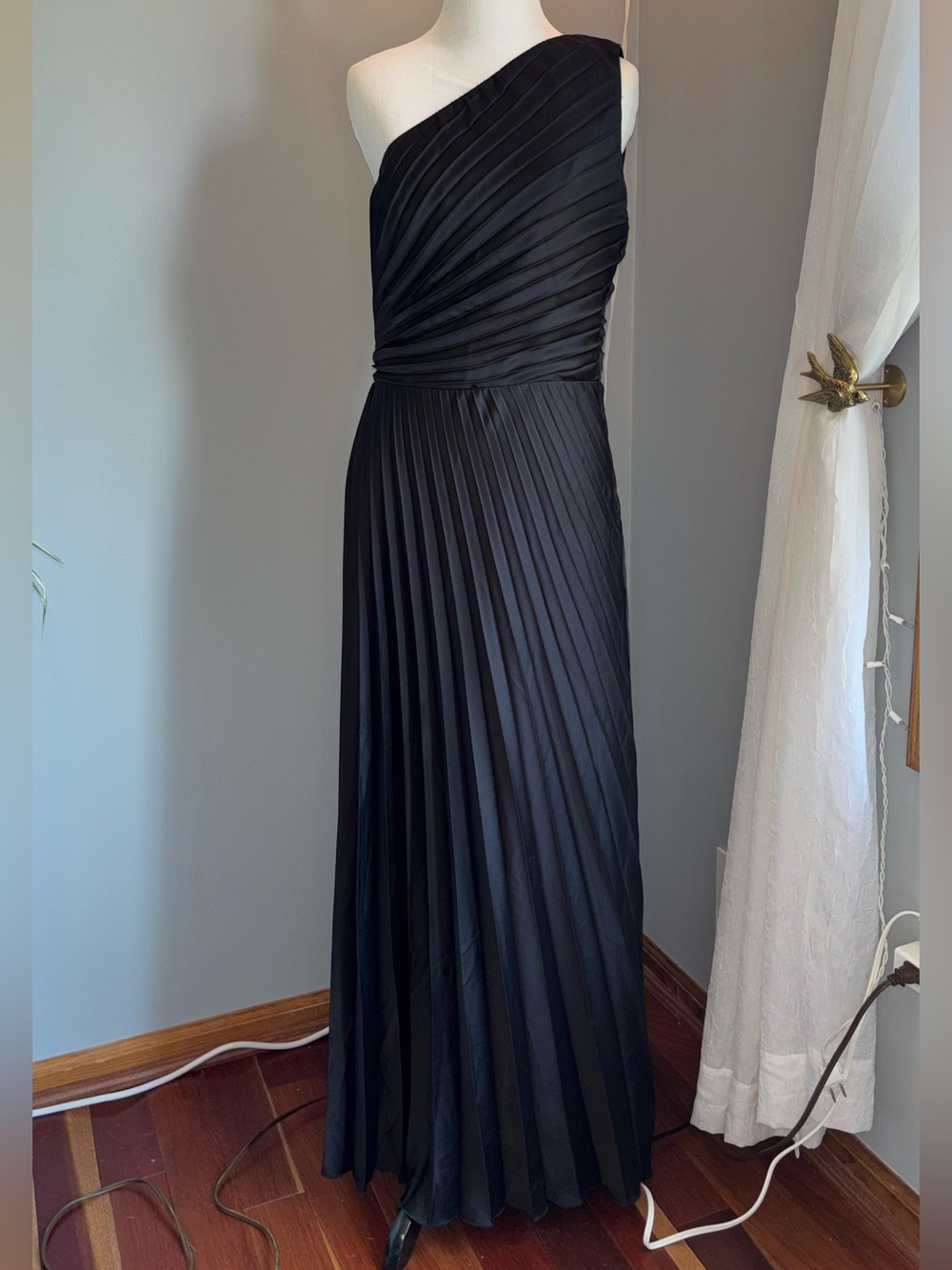 Abercrombie & Fitch One-Shoulder Black Pleated Gown